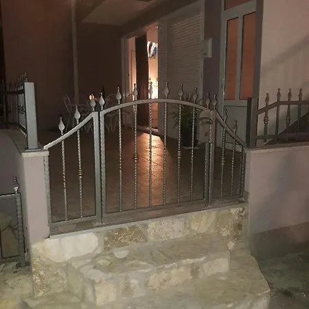 Nessa & Meli Apartment Makarska Exterior photo