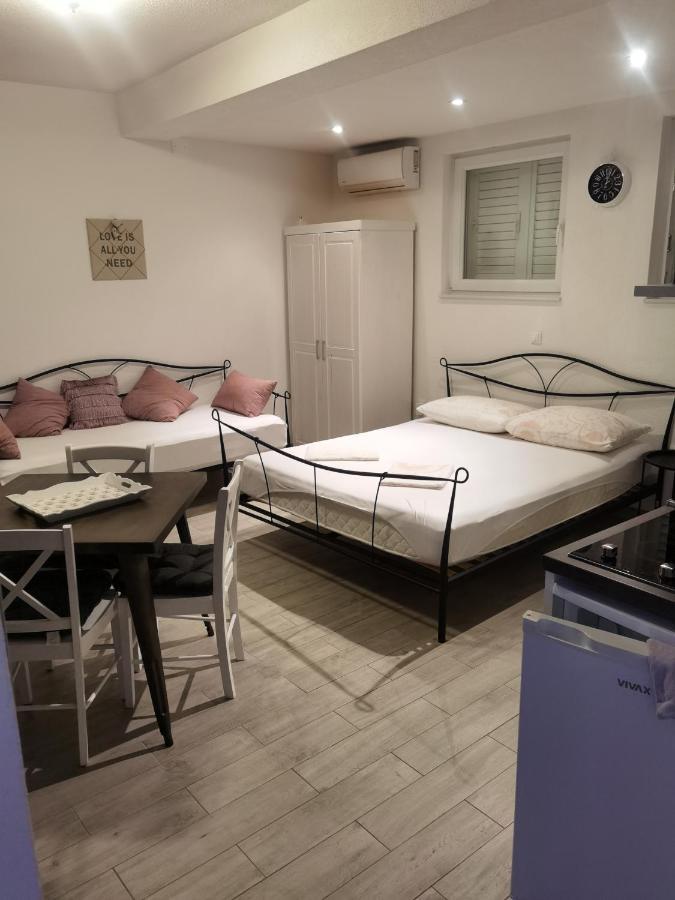 Nessa & Meli Apartament *